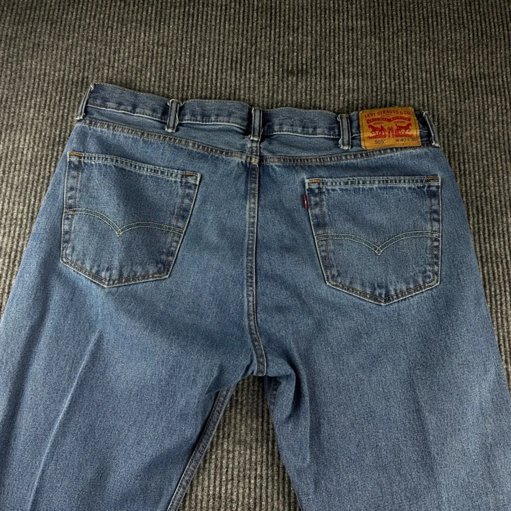 Levis 505 Regular Fit Straight Leg Jeans Mens 40x30 Medium Wash Blue Denim